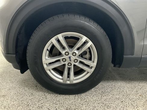 Used 2020 Ford Explorer XLT w/ Equipment Group 202A AWD/4WD image 10