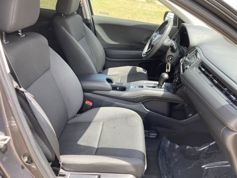 Used 2019 Honda HR-V LX image 12