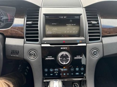 Used 2013 Ford Taurus Limited AWD/4WD image 14
