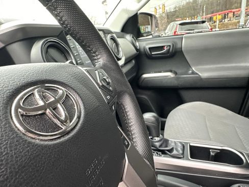 Used 2022 Toyota Tacoma SR5 image 42