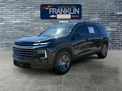 Used 2025 Chevrolet Traverse LT