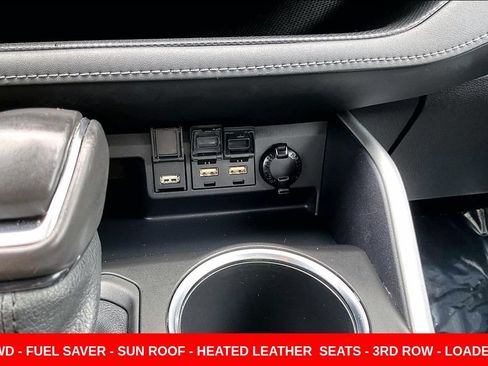 Used 2021 Toyota Highlander XLE AWD/4WD image 16