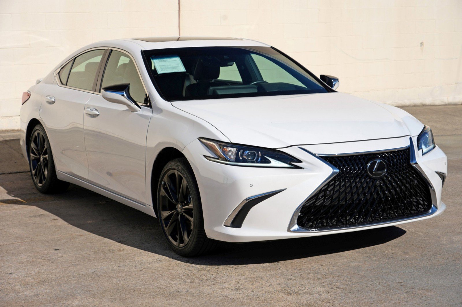 Used 2024 Lexus ES 300h w/ Premium Package FWD image 60