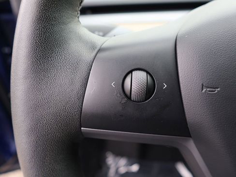 Used 2023 Tesla Model 3 Performance image 39