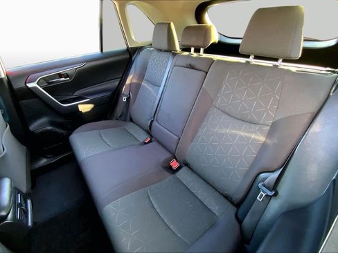 Used 2024 Toyota RAV4 XLE w/ Convenience Package FWD image 21