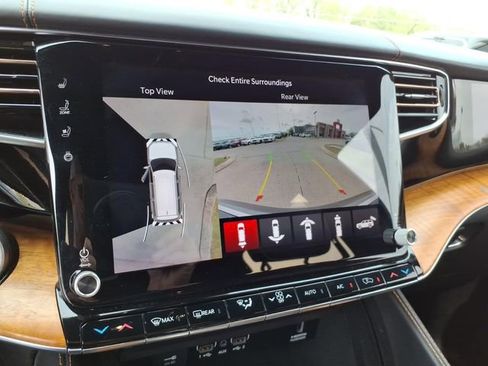 Used 2022 Jeep Grand Wagoneer Series III image 12