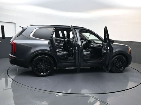 Used 2022 Kia Telluride EX w/ EX Premium Package image 21