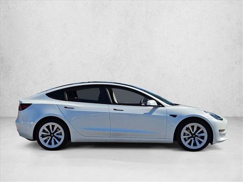 Used 2023 Tesla Model 3 Standard Range RWD image 4