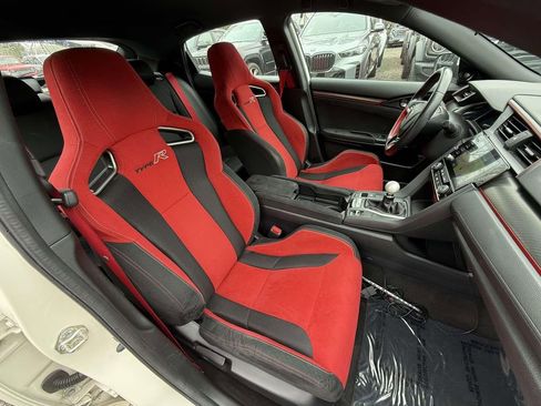 Used 2019 Honda Civic Type R image 9