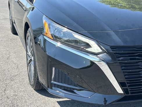 Used 2025 Nissan Altima 2.5 SV image 11