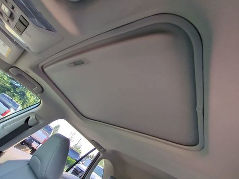 Used 2023 Toyota RAV4 Limited AWD/4WD image 19