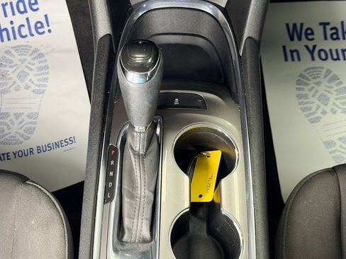 Used 2019 Chevrolet Malibu LT FWD image 12