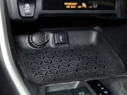 Used 2020 Toyota RAV4 LE FWD image 20