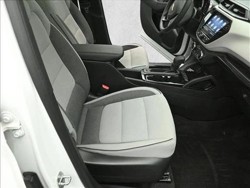 Used 2021 Chevrolet TrailBlazer LT w/ Sun and Liftgate Package FWD image 28