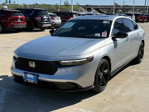 Used 2025 Honda Accord Sport image 1