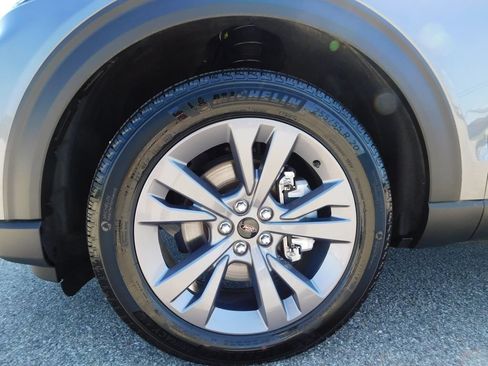 Used 2025 Ford Explorer Active w/ Active Comfort Package AWD/4WD image 10