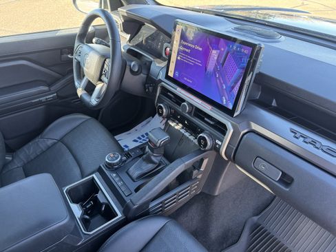 Used 2025 Toyota Tacoma TRD Off-Road image 19