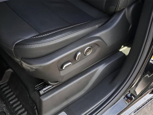 Used 2025 GMC Sierra 1500 Denali image 11