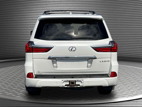 Used 2017 Lexus LX 570 4WD w/ Luxury Package image 6
