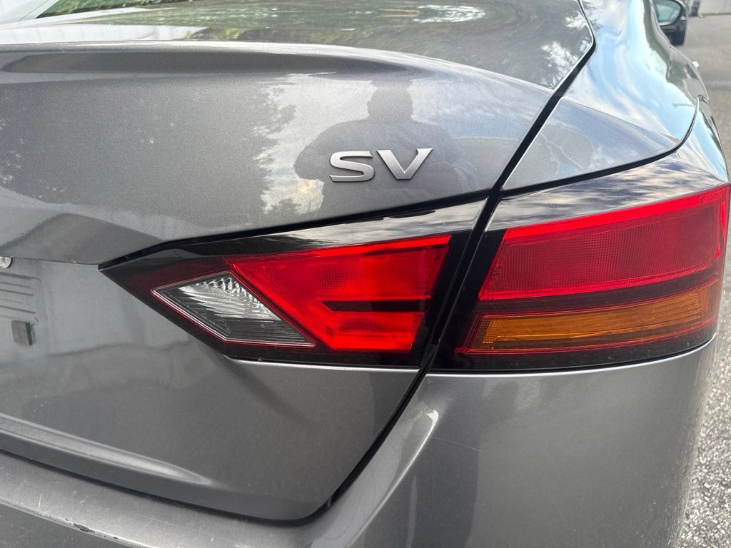 Used 2024 Nissan Altima 2.5 SV FWD image 10