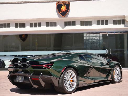 Used 2025 Lamborghini Revuelto AWD/4WD image 3