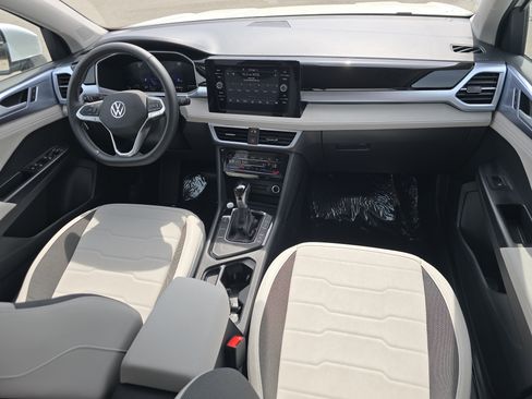 New 2026 Volkswagen Taos SE FWD image 17