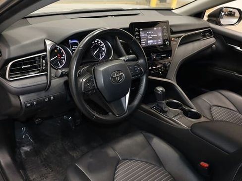 Used 2022 Toyota Camry SE image 15