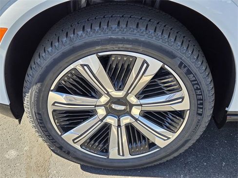 New 2026 Cadillac Escalade IQL Luxury w/ LPO, Etrunk Organizer Package image 9