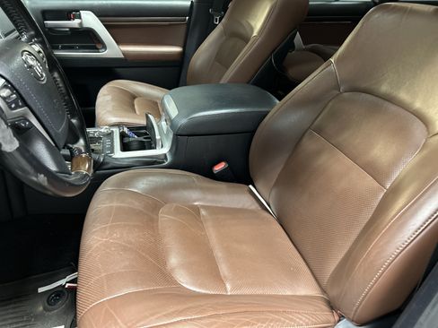 Used 2019 Toyota Land Cruiser AWD/4WD image 6