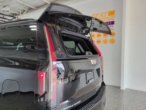 Used 2023 Cadillac Escalade V AWD/4WD image 34