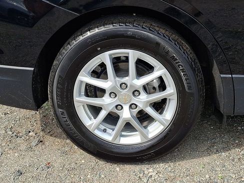 Used 2023 Chevrolet Equinox LT FWD image 34