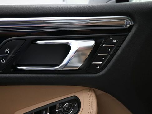 New 2026 Porsche Macan AWD/4WD image 11