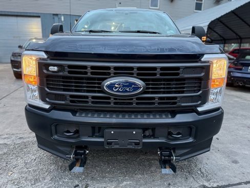 Used 2023 Ford F250 XL w/ Snow Plow/Camper Package image 2