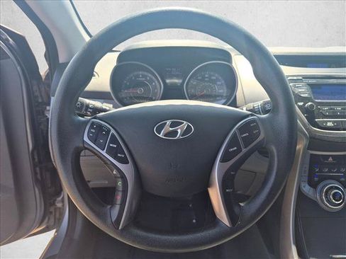 Used 2013 Hyundai Elantra FWD image 13