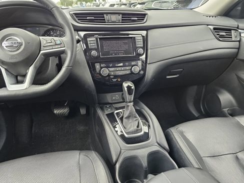 Used 2020 Nissan Rogue SL w/ Premium Package FWD image 14