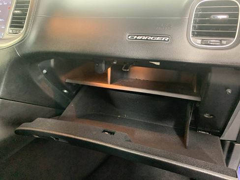 Used 2019 Dodge Charger Scat Pack w/ Dynamics Package image 41