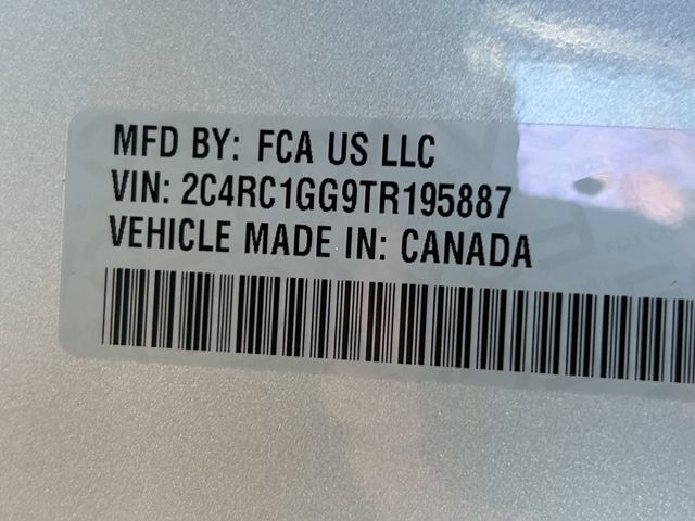 Used 2026 Chrysler Pacifica Limited FWD image 32