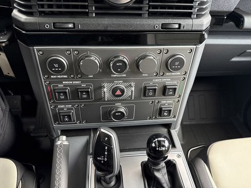 Used 2025 INEOS Grenadier Fieldmaster Edition image 18