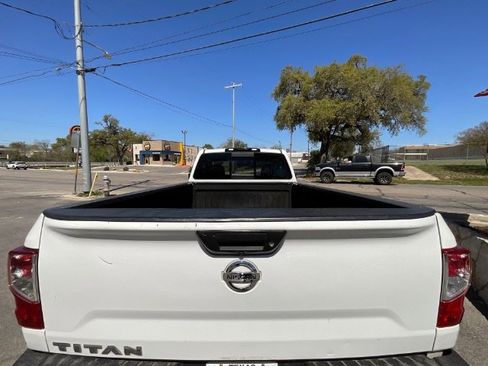 Used 2018 Nissan Titan S image 5