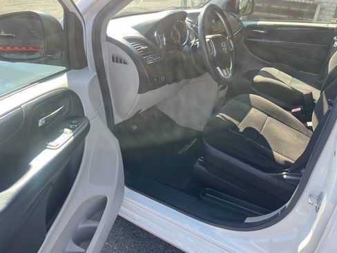 Used 2013 Dodge Grand Caravan SE FWD image 13
