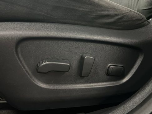 Used 2016 Nissan Rogue SV AWD/4WD image 23