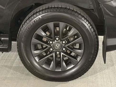 Certified 2023 Lexus GX 460 Premium w/ Premium Package AWD/4WD image 13