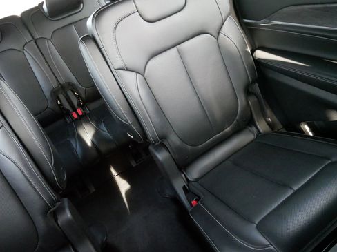 Used 2021 Jeep Grand Cherokee L Overland w/ Luxury Tech Group IV image 14