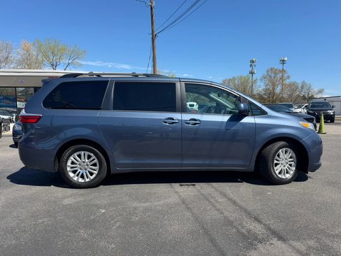 Used 2015 Toyota Sienna XLE w/ XLE Navigation Package image 2