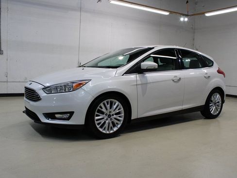 Used 2016 Ford Focus Titanium image 4