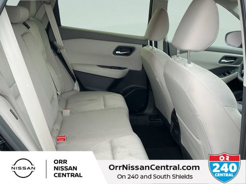 Used 2025 Nissan Rogue SV FWD image 12