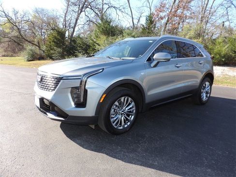 Certified 2025 Cadillac XT4 Premium Luxury image 1
