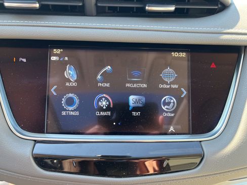 Used 2018 Cadillac XT5 Luxury w/ Driver Awareness Package FWD image 39