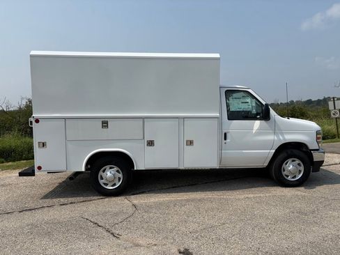 New 2025 Ford E-350 and Econoline 350 Super Duty w/ Power Equipment Group image 9