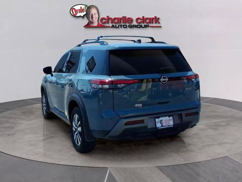 Certified 2026 Nissan Pathfinder SL FWD image 4